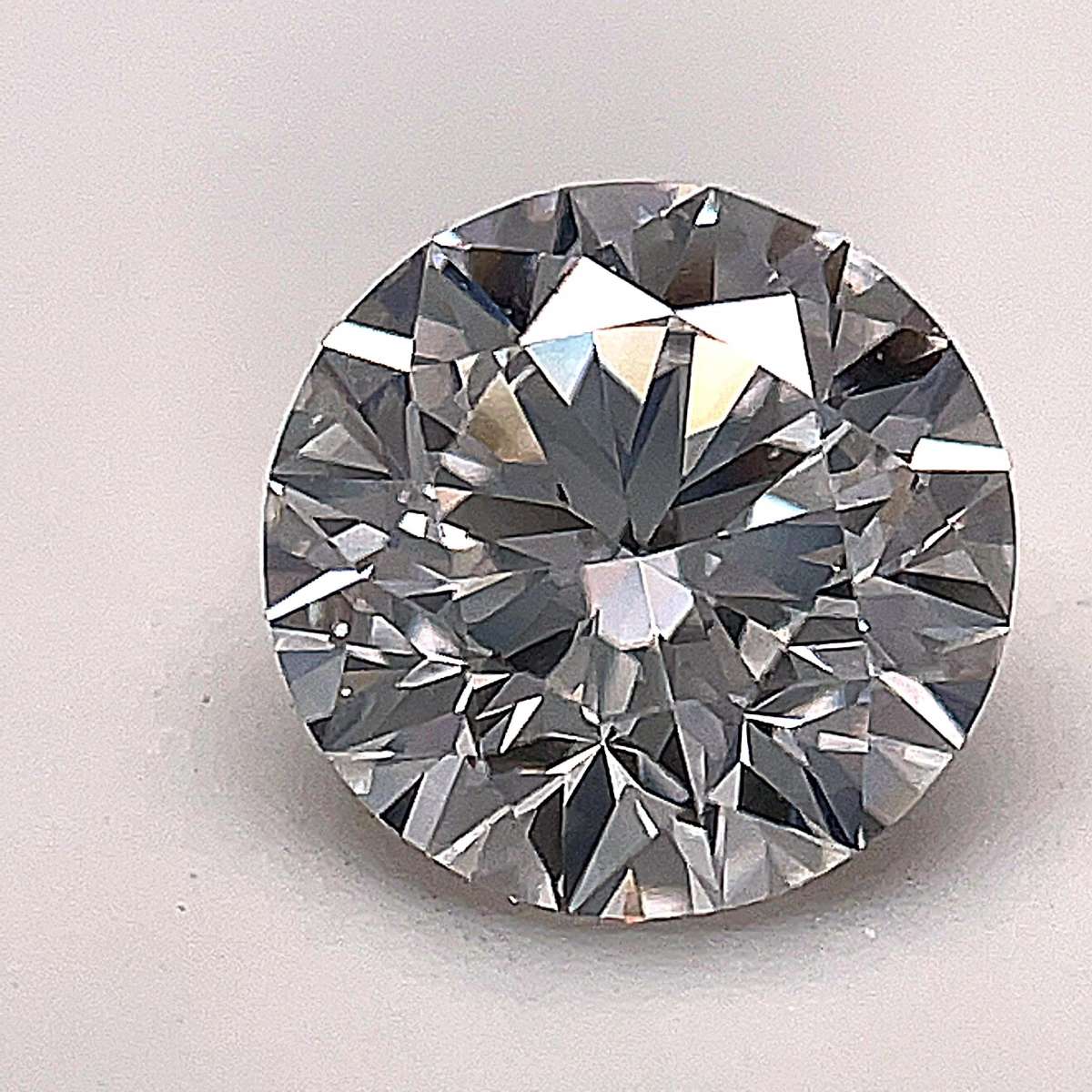 Certified Diamond GIA Carats 0.9 Color E Clarity VVS2 EX EX EX Fluorescence NON Brown No Green No Milky No EyeClean 100% Certified Diamond GIA Carats 0.9 Color E Clarity VVS2 EX EX EX Fluorescence NON Brown No Green No Milky No EyeClean 100%