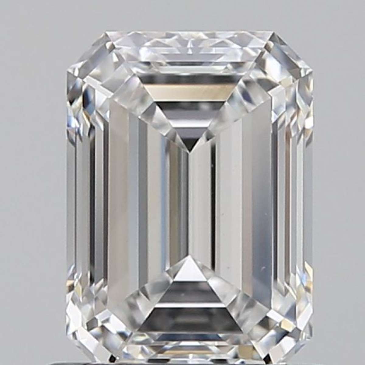 Certified Diamond GIA Carats 0.9 Color E Clarity VS1 - EX EX Fluorescence FNT Brown No Green No Milky No EyeClean 100% Certified Diamond GIA Carats 0.9 Color E Clarity VS1 - EX EX Fluorescence FNT Brown No Green No Milky No EyeClean 100%