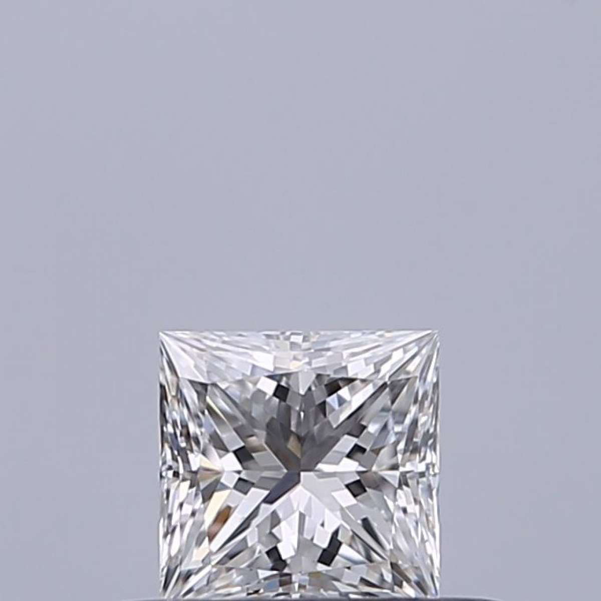 Certified Diamond GIA Carats 0.32 Color E Clarity VVS2  -  VG  VG Fluorescence NON Brown No Green No Milky No EyeClean 100%