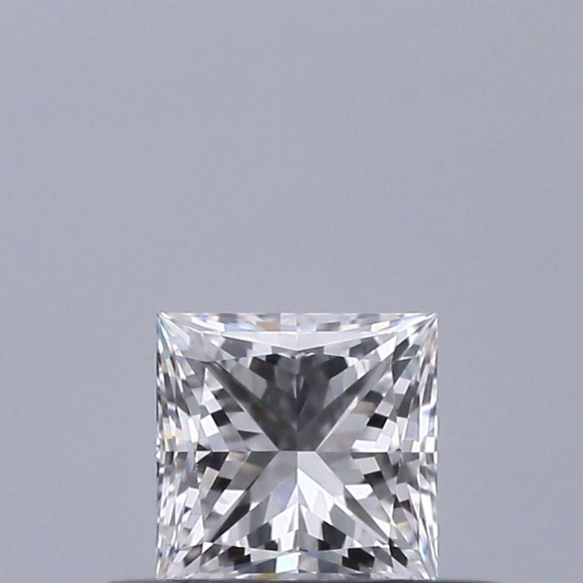Diamante Certificato GIA Carati 0.3 Colore D Purezza VVS1  -  VG  VG Fluorescenza NON Brown No Green No Milky No EyeClean 100%
