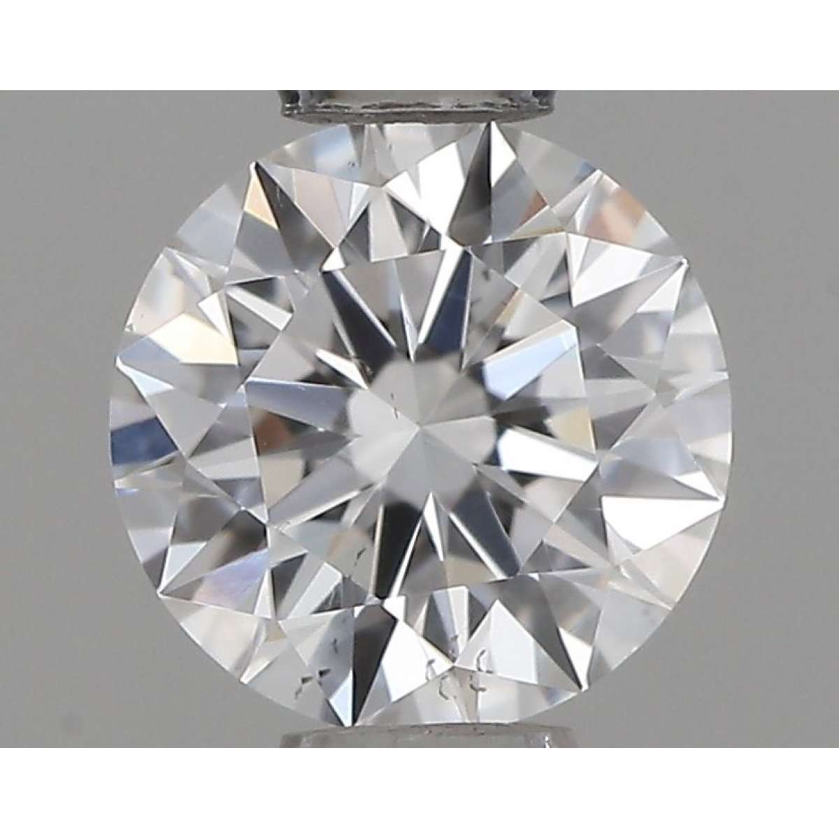 Diamante Certificato GIA Carati 0.44 Colore E Purezza SI1 EX VG VG Fluorescenza MED Brown No Green No Milky No EyeClean 100% Diamante Certificato GIA Carati 0.44 Colore E Purezza SI1 EX VG VG Fluorescenza MED Brown No Green No Milky No EyeClean 100%