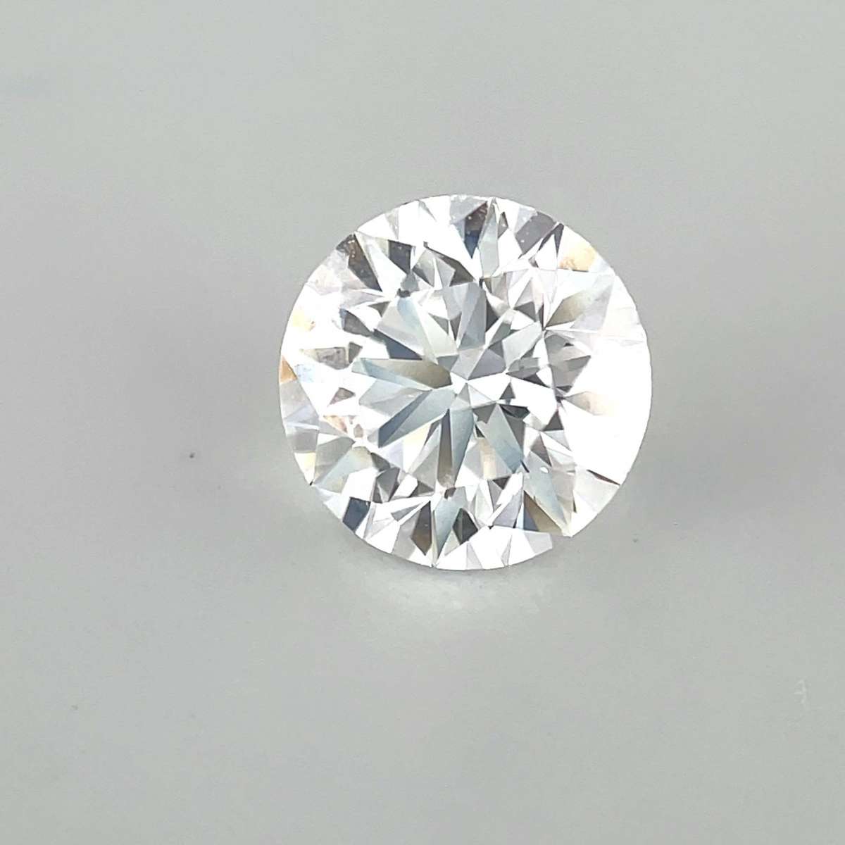Certified Diamond GIA Carats 1.01 Color D Clarity VS1 EX EX EX Fluorescence NON Brown No Green No Milky No EyeClean 100% Certified Diamond GIA Carats 1.01 Color D Clarity VS1 EX EX EX Fluorescence NON Brown No Green No Milky No EyeClean 100%