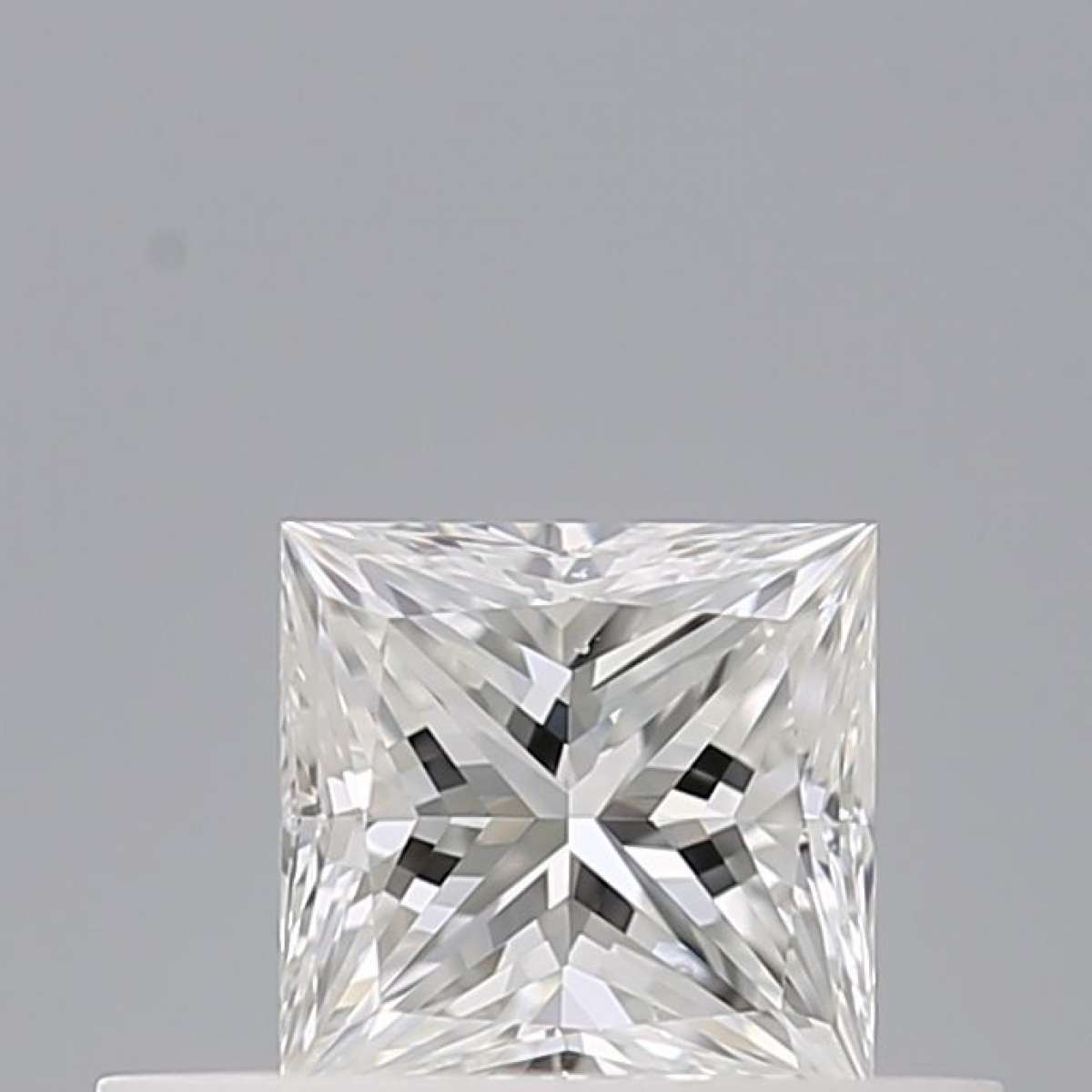 Certified Diamond GIA Carats 0.34 Color E Clarity VS2  -  EX  VG Fluorescence NON Brown No Green No Milky No EyeClean 100%