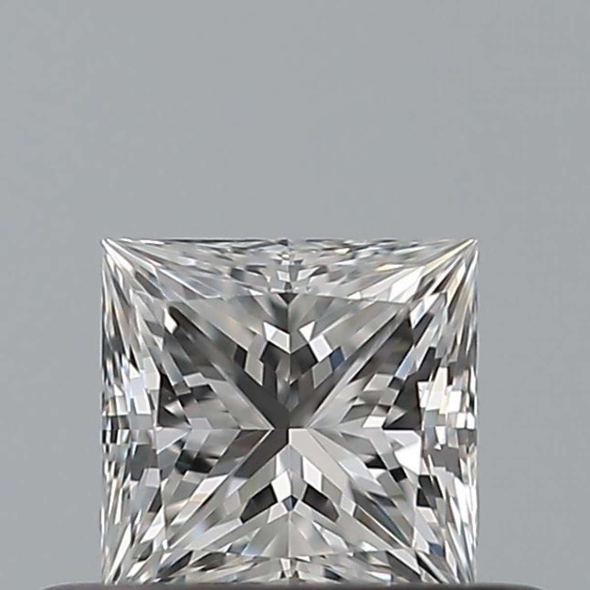 Diamante Certificato GIA Carati 0.36 Colore F Purezza VVS1  -  EX  VG Fluorescenza NON Brown No Milky No EyeClean 100%