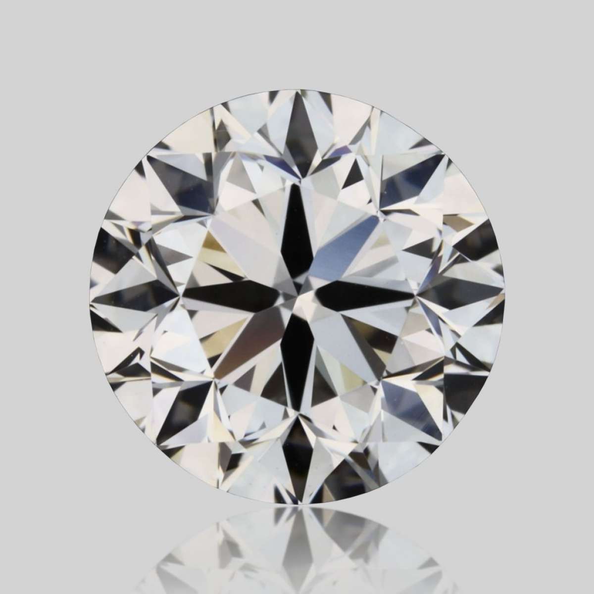 Diamante Certificato IGI Carati 0.9 Colore F Purezza VVS1  VG  EX  EX Fluorescenza NON Brown No Green No Milky No EyeClean 100%