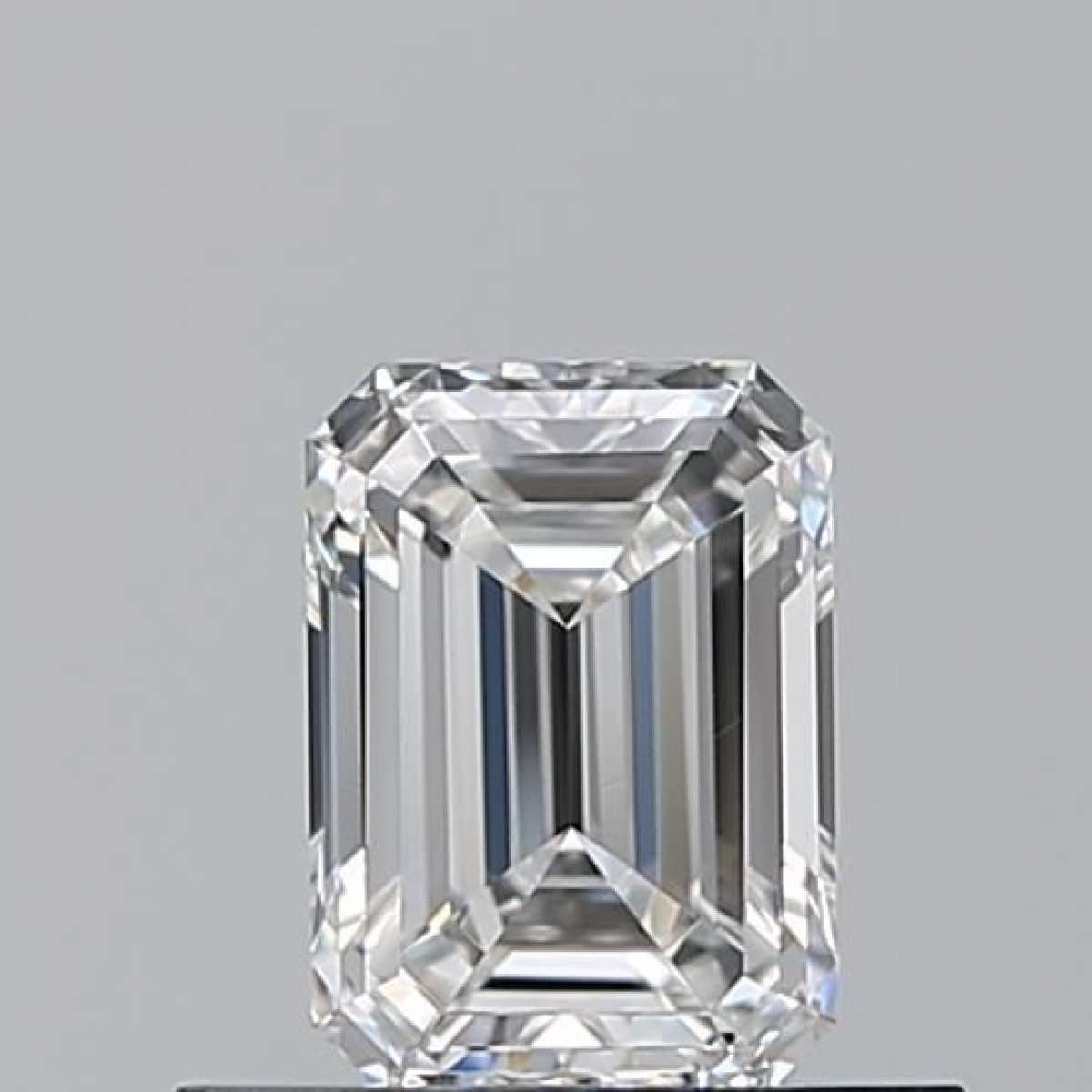 Certified Diamond GIA Carats 0.56 Color E Clarity VVS1 - VG VG Fluorescence NON Brown No Green No Milky No EyeClean 100% Certified Diamond GIA Carats 0.56 Color E Clarity VVS1 - VG VG Fluorescence NON Brown No Green No Milky No EyeClean 100%