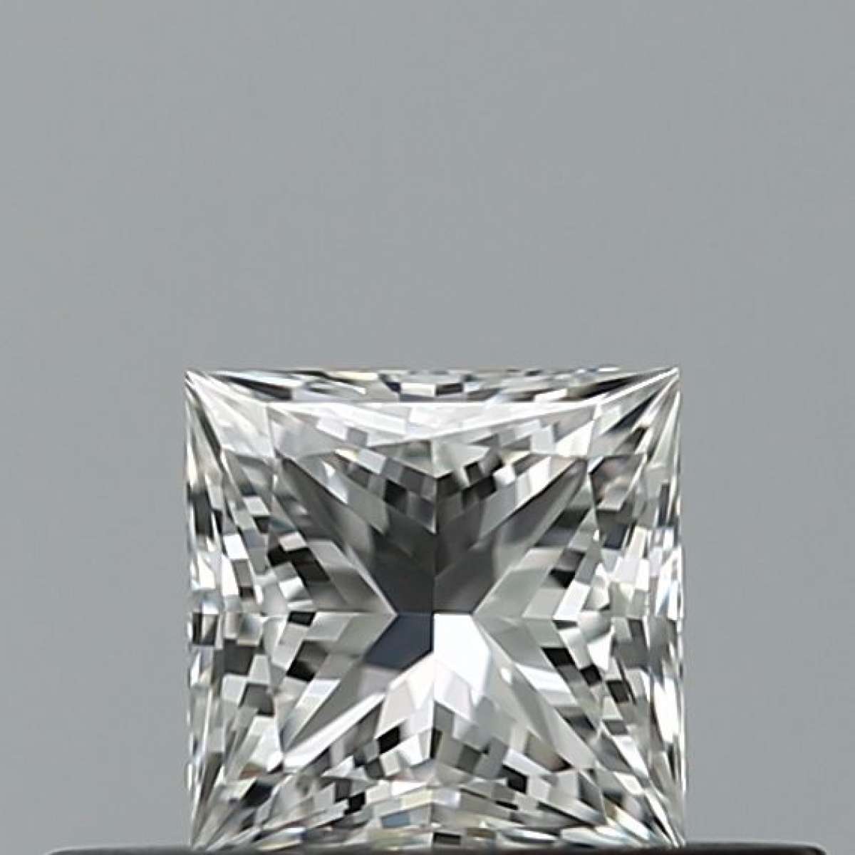 Certified Diamond GIA Carats 0.32 Color F Clarity IF  -  EX  VG Fluorescence NON Brown No Milky No EyeClean 100%