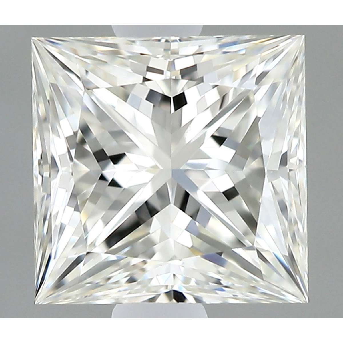 Certified Diamond IGI Carats 0.7 Color G Clarity VS2 - EX EX Fluorescence NON Brown No Green No Milky No EyeClean 100% Certified Diamond IGI Carats 0.7 Color G Clarity VS2 - EX EX Fluorescence NON Brown No Green No Milky No EyeClean 100%