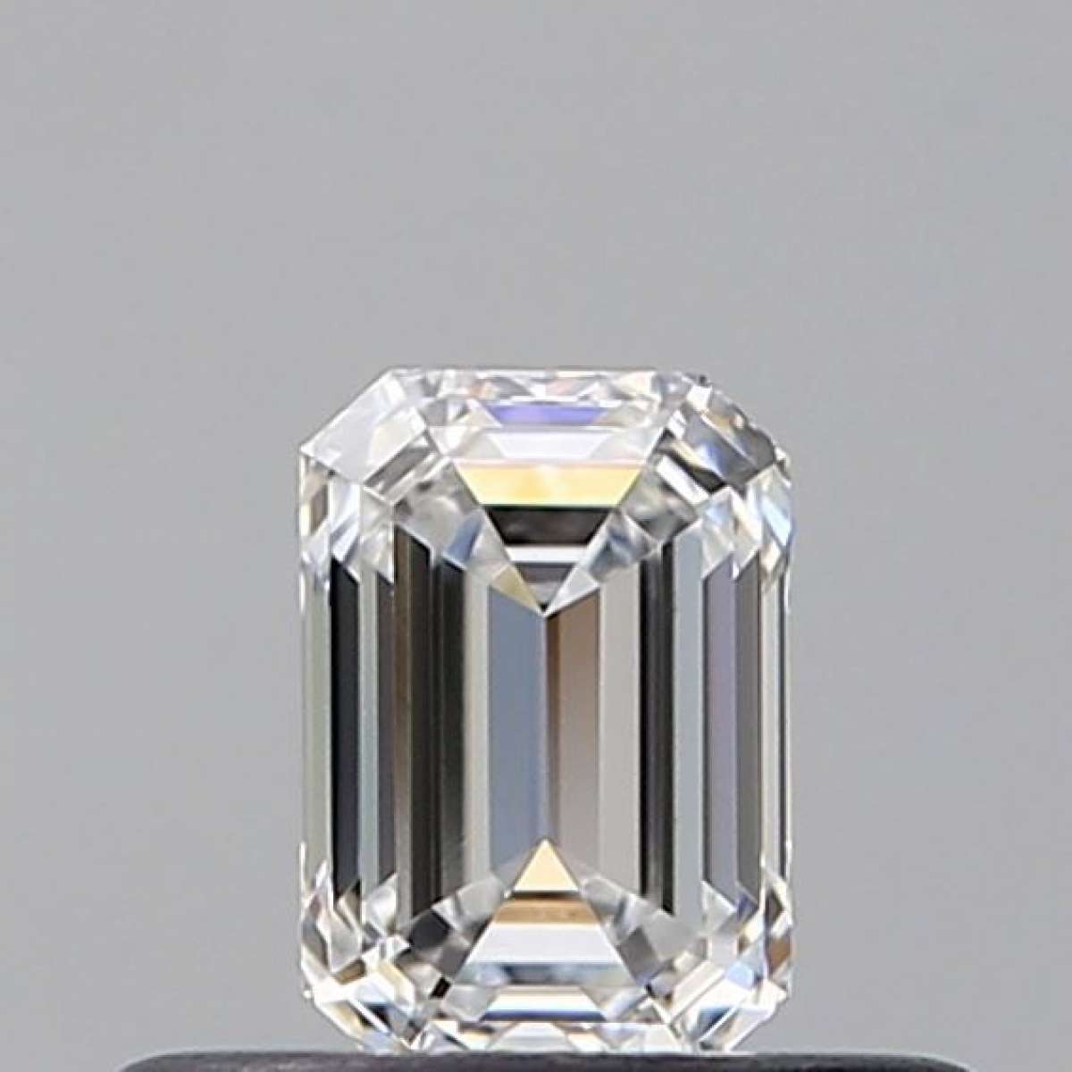 Diamante Certificato GIA Carati 0.31 Colore E Purezza VS2  -  EX  VG Fluorescenza NON Brown No Green No Milky No EyeClean 100%