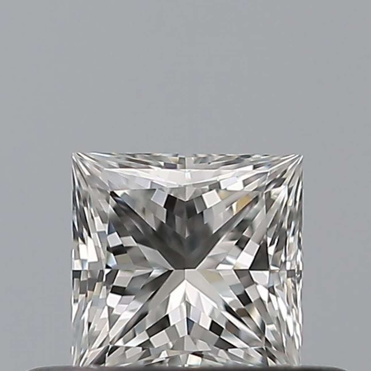 Certified Diamond GIA Carats 0.34 Color G Clarity VVS2  -  EX  VG Fluorescence NON Brown No Milky No EyeClean 100%