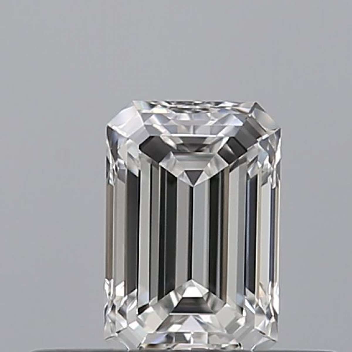 Certified Diamond GIA Carats 0.33 Color E Clarity VS1 - EX VG Fluorescence NON Brown No Green No Milky No EyeClean 100% Certified Diamond GIA Carats 0.33 Color E Clarity VS1 - EX VG Fluorescence NON Brown No Green No Milky No EyeClean 100%