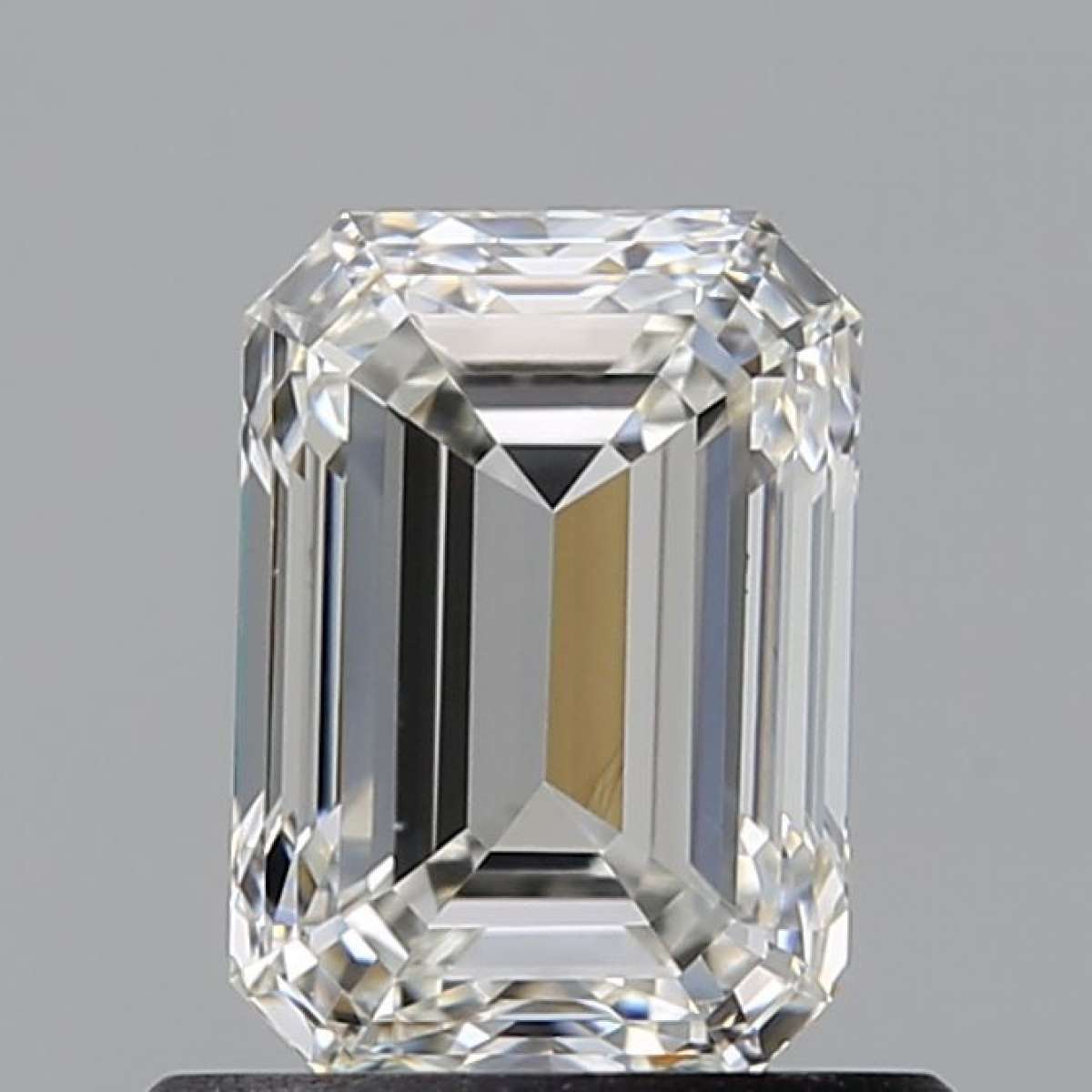 Certified Diamond GIA Carats 0.9 Color H Clarity VS1  -  VG  VG Fluorescence NON Brown No Green No Milky No EyeClean 100%