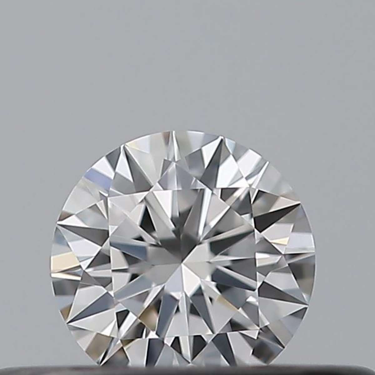 Diamante Certificato GIA Carati 0.18 Colore D Purezza VVS1 EX EX EX Fluorescenza MED Brown No Green No Milky No EyeClean 100% Diamante Certificato GIA Carati 0.18 Colore D Purezza VVS1 EX EX EX Fluorescenza MED Brown No Green No Milky No EyeClean 100%