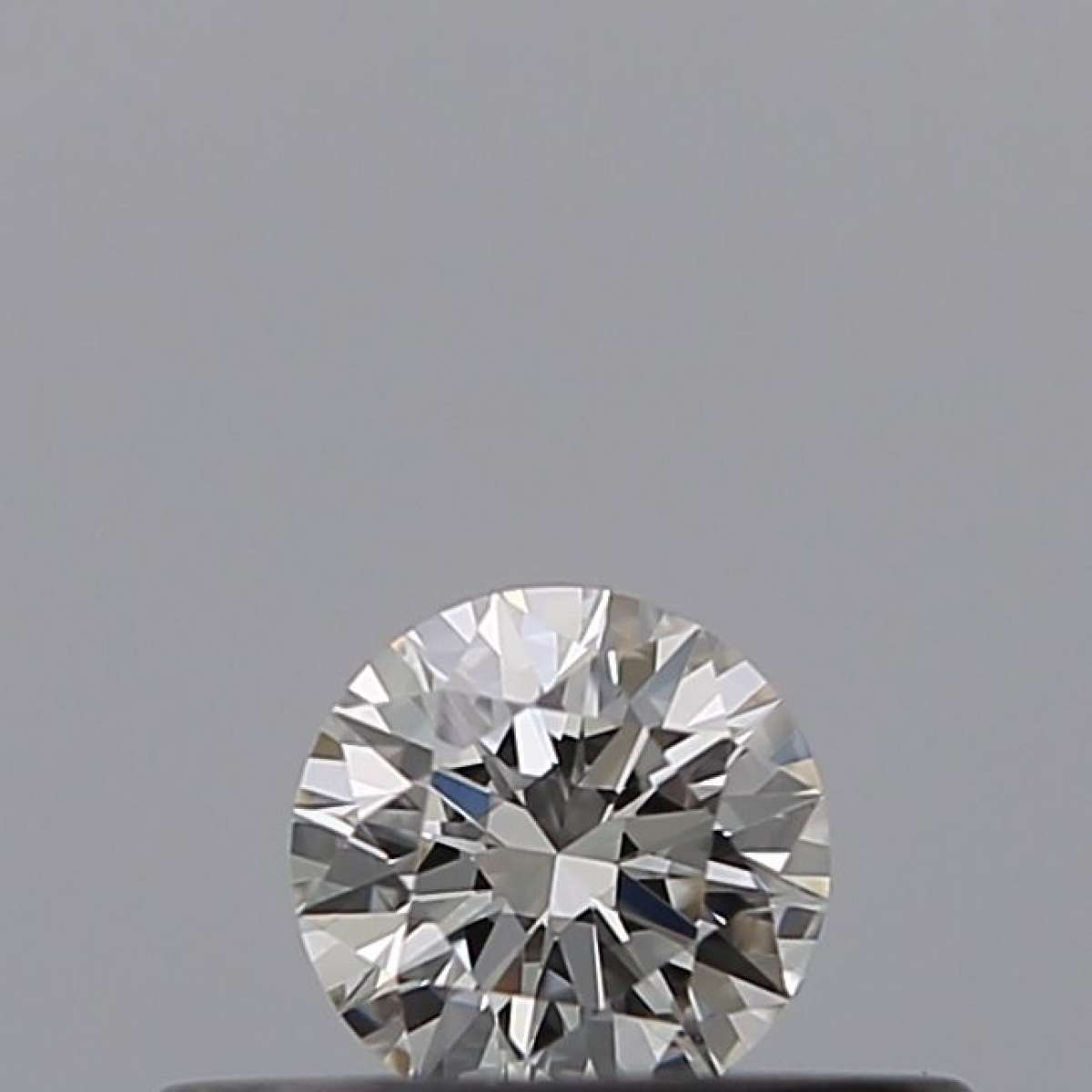 Diamante Certificato GIA Carati 0.18 Colore G Purezza VVS1  EX  EX  EX Fluorescenza NON Brown No Milky No EyeClean 100%