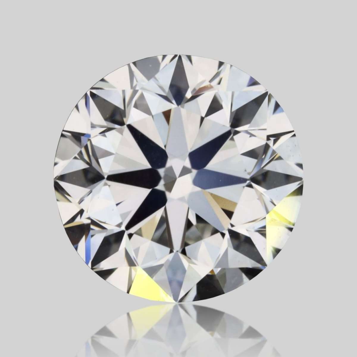 Diamante Certificato IGI Carati 0.9 Colore G Purezza VVS1  VG  EX  VG Fluorescenza NON Brown No Green No Milky No EyeClean 100% Diamante Certificato IGI Carati 0.9 Colore G Purezza VVS1  VG  EX  VG Fluorescenza NON Brown No Green No Milky No EyeClean 100%