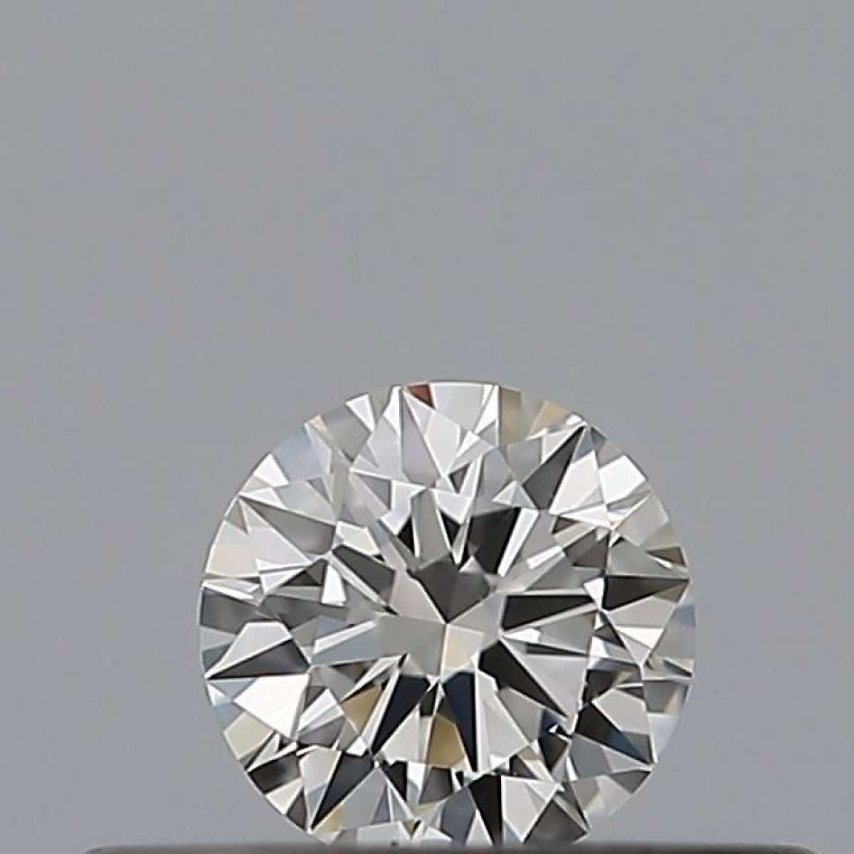 Diamante Certificato GIA Carati 0.18 Colore F Purezza VS2  EX  EX  VG Fluorescenza NON Brown No Milky No EyeClean 100%