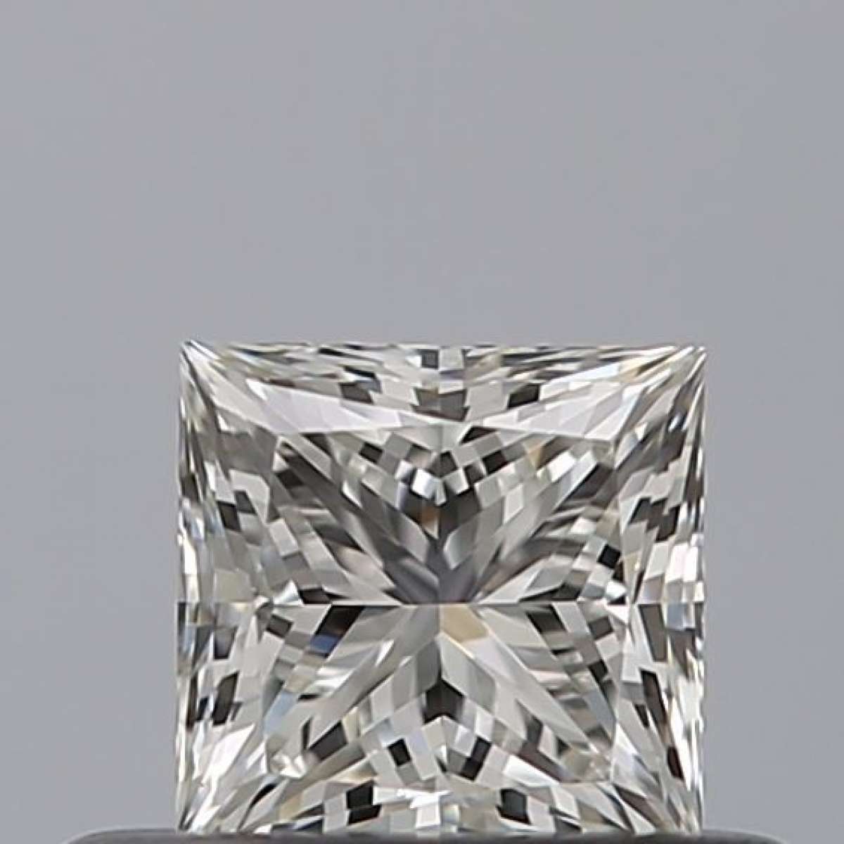 Certified Diamond GIA Carats 0.4 Color H Clarity VVS2  -  EX  VG Fluorescence NON Brown No Milky No EyeClean 100%