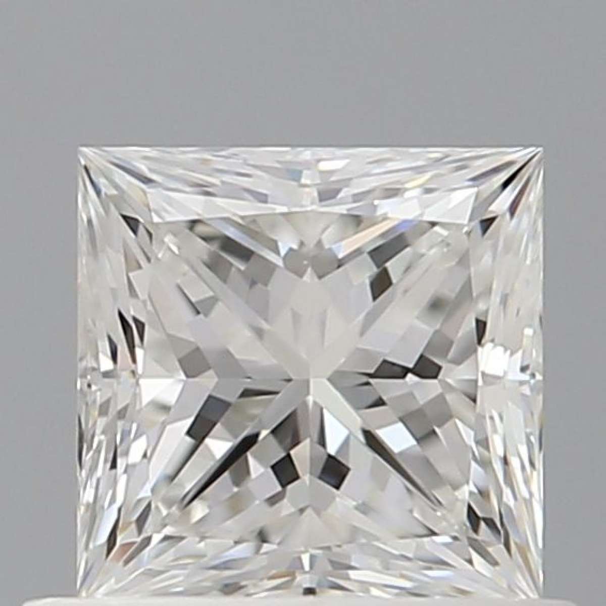 Diamante Certificato GIA Carati 0.7 Colore G Purezza VVS1  -  EX  EX Fluorescenza FNT Brown No Green No Milky No EyeClean 100%