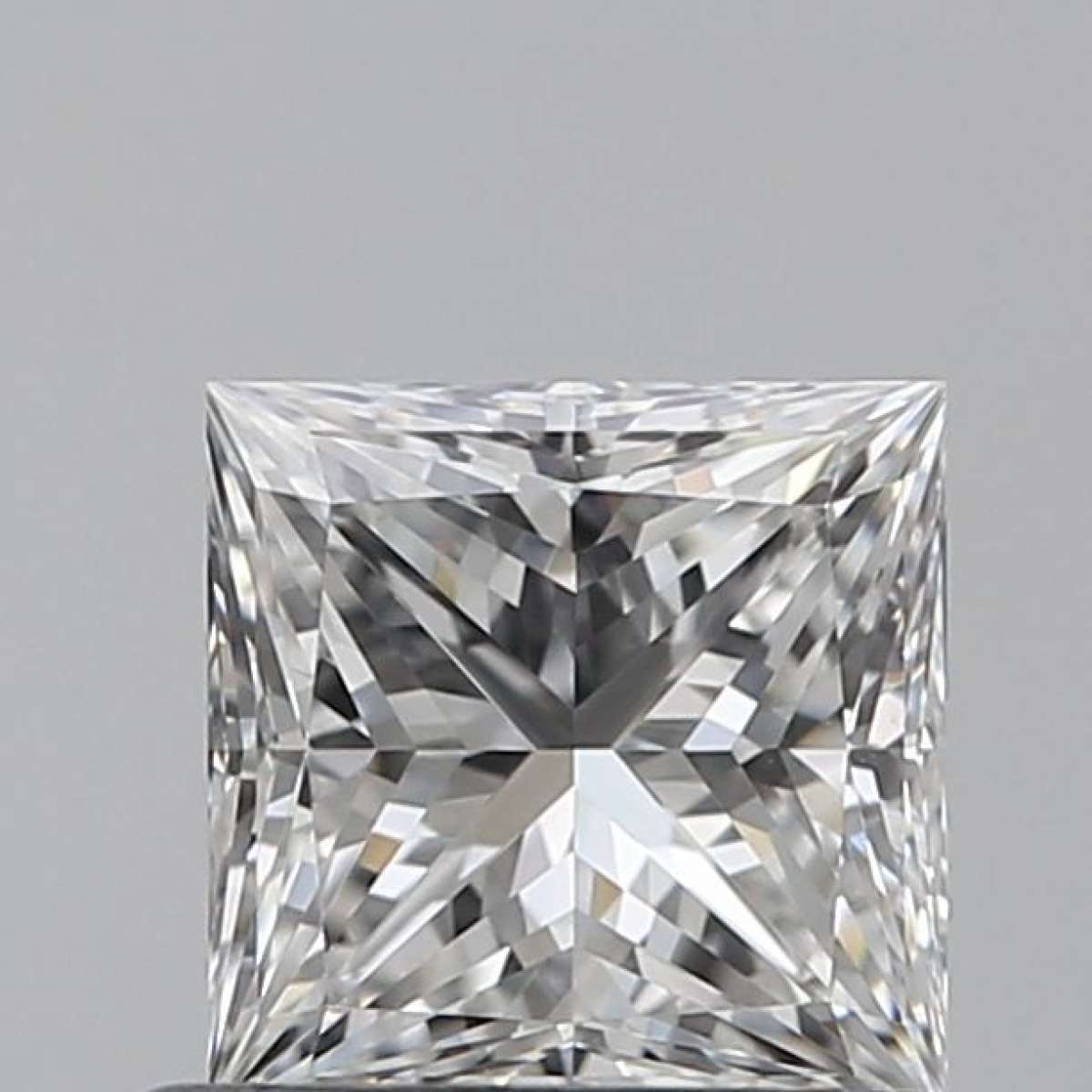 Certified Diamond GIA Carats 0.7 Color E Clarity VVS2  -  EX  EX Fluorescence NON Brown No Green No Milky No EyeClean 100%