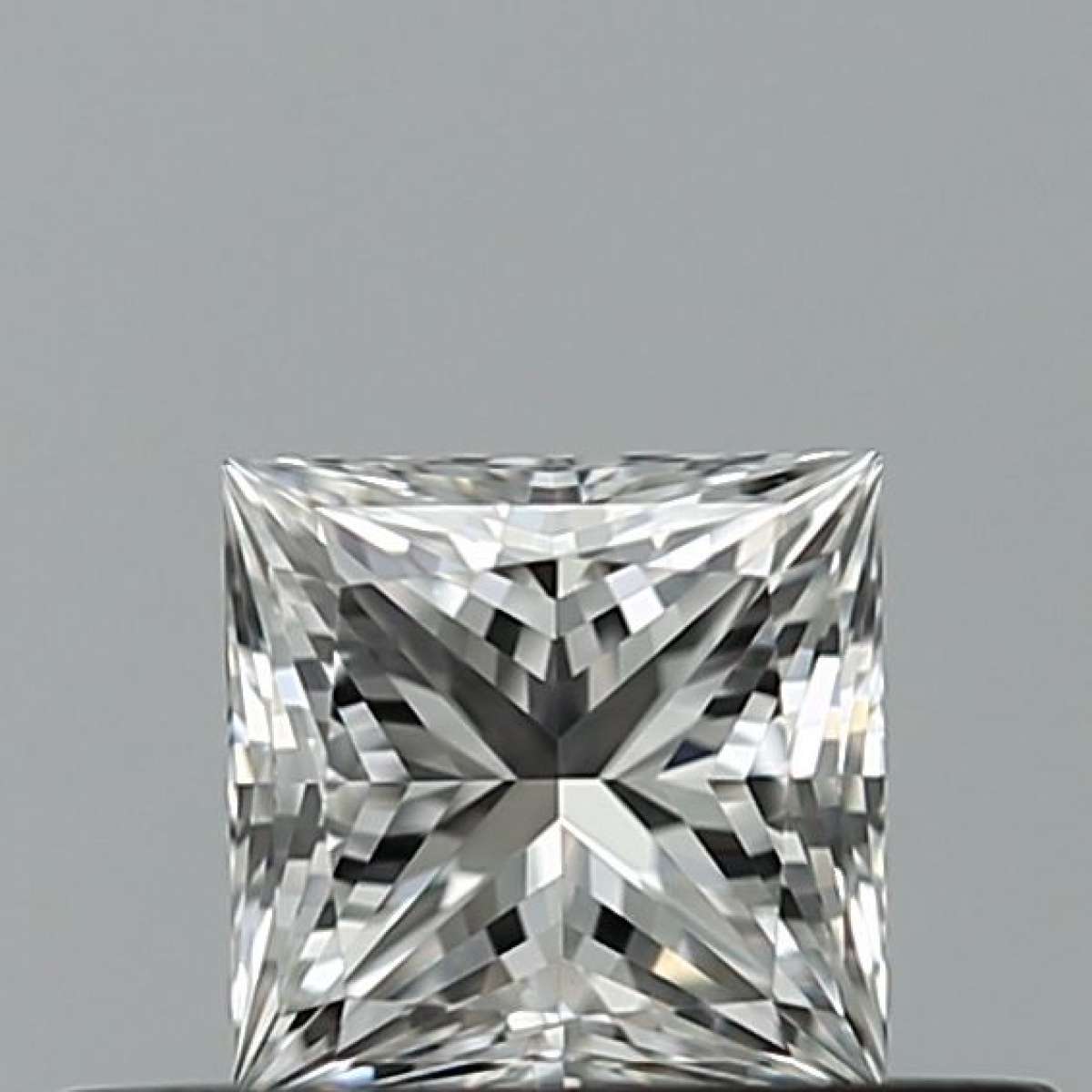 Certified Diamond GIA Carats 0.35 Color F Clarity VVS2  -  EX  VG Fluorescence NON Brown No Milky No EyeClean 100%