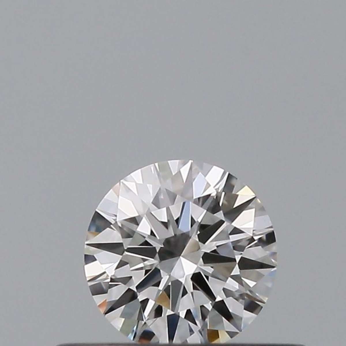 Diamante Certificato GIA Carati 0.27 Colore D Purezza VVS2 EX EX EX Fluorescenza NON Brown No Green No Milky No EyeClean 100% Diamante Certificato GIA Carati 0.27 Colore D Purezza VVS2 EX EX EX Fluorescenza NON Brown No Green No Milky No EyeClean 100%