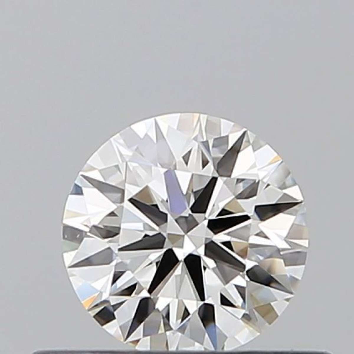 Diamante Certificato GIA Carati 0.4 Colore G Purezza VS2 EX EX EX Fluorescenza NON Brown No Green No Milky No EyeClean 100% Diamante Certificato GIA Carati 0.4 Colore G Purezza VS2 EX EX EX Fluorescenza NON Brown No Green No Milky No EyeClean 100%