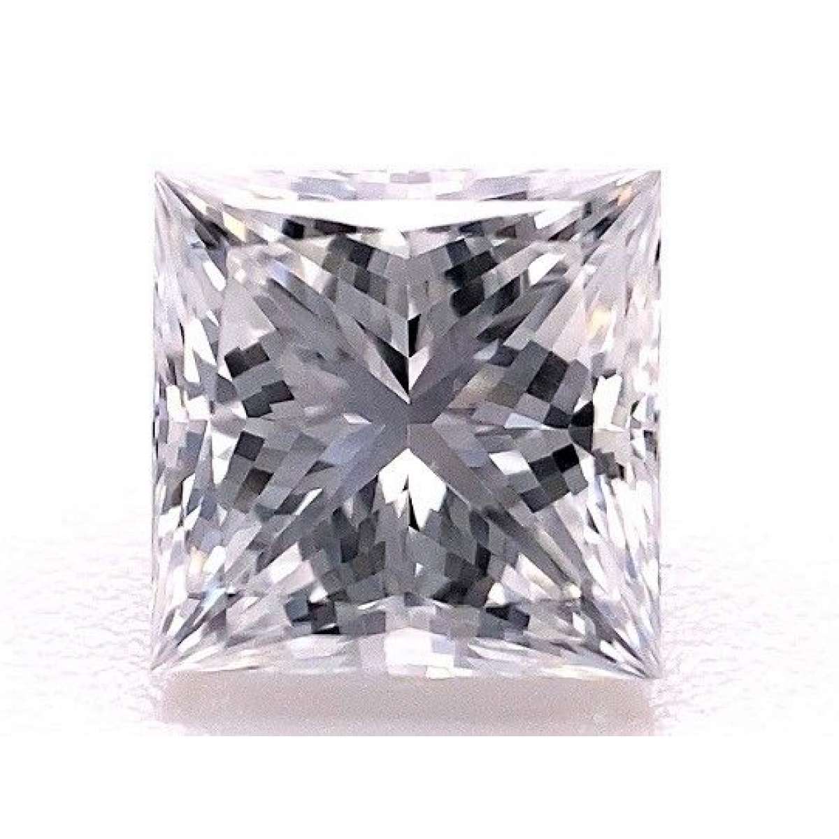 Certified Diamond GIA Carats 0.7 Color E Clarity VS2 - EX VG Fluorescence FNT Brown No Green No Milky No EyeClean 100% Certified Diamond GIA Carats 0.7 Color E Clarity VS2 - EX VG Fluorescence FNT Brown No Green No Milky No EyeClean 100%