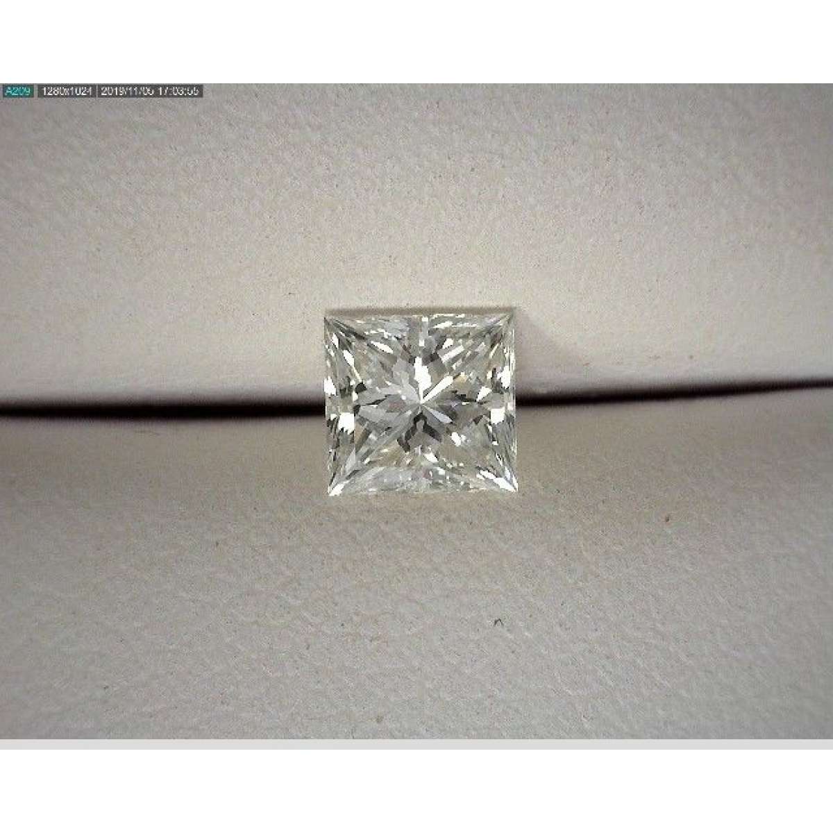 Certified Diamond GIA Carats 0.71 Color F Clarity VVS2 - VG VG Fluorescence NON Brown No Green No Milky No EyeClean 100% Certified Diamond GIA Carats 0.71 Color F Clarity VVS2 - VG VG Fluorescence NON Brown No Green No Milky No EyeClean 100%