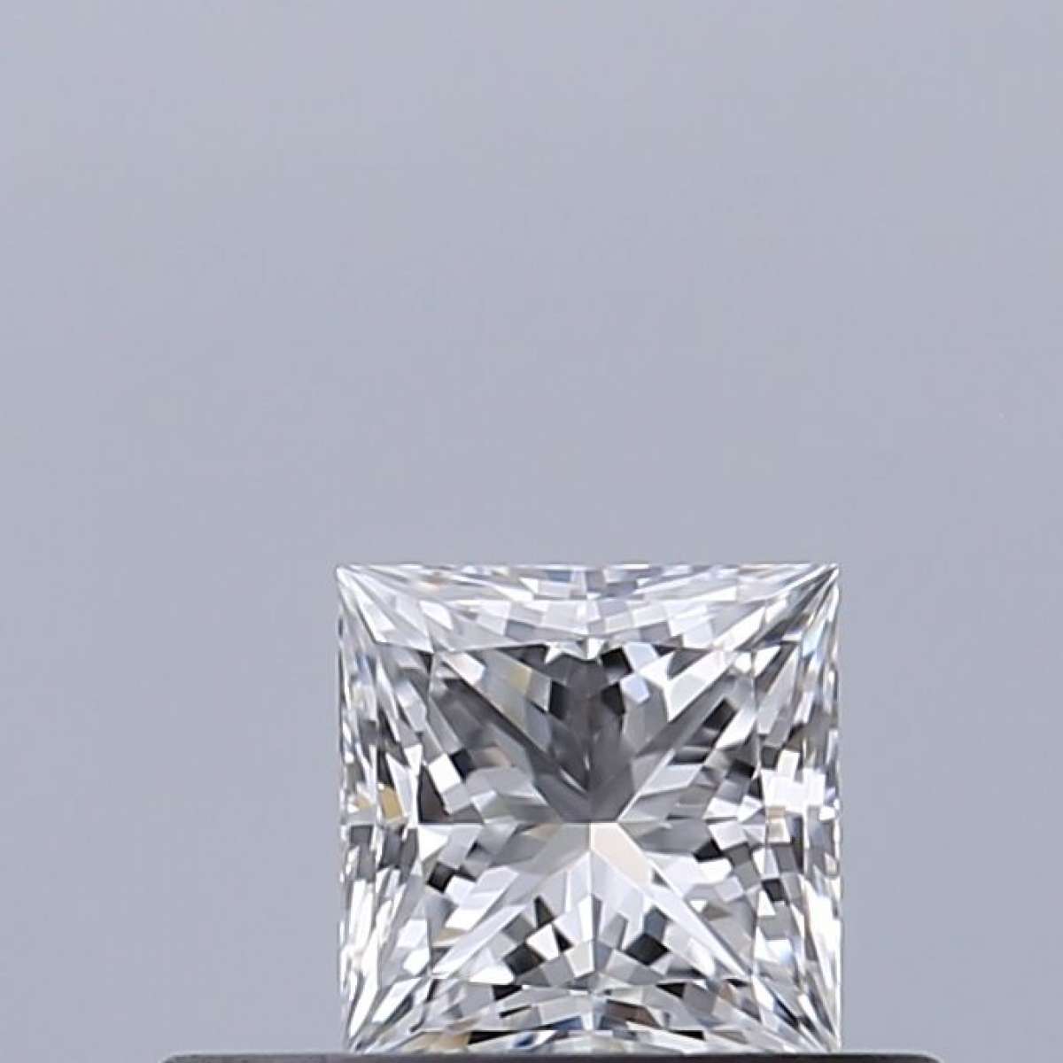 Diamante Certificato GIA Carati 0.3 Colore D Purezza VVS2  -  EX  VG Fluorescenza NON Brown No Green No Milky No EyeClean 100%