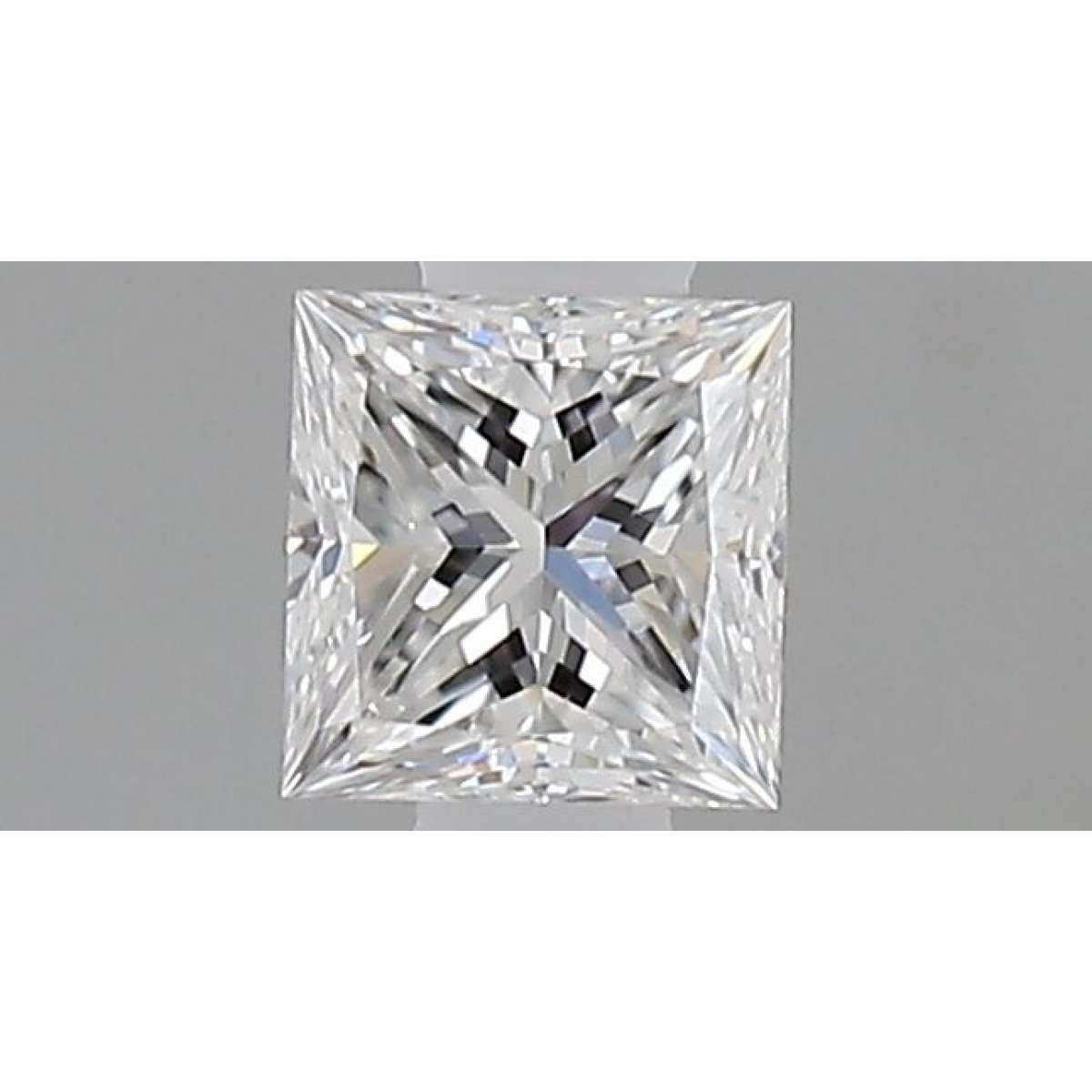 Diamante Certificato GIA Carati 0.31 Colore D Purezza VS1  -  EX  VG Fluorescenza NON Brown No Green No Milky No EyeClean 100%