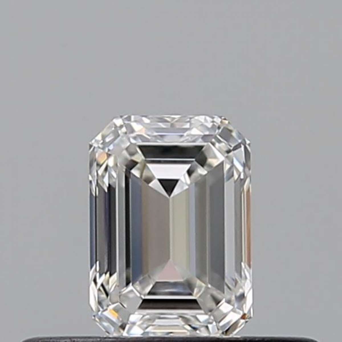 Certified Diamond GIA Carats 0.3 Color F Clarity VVS1 - EX VG Fluorescence NON Brown No Green No Milky No EyeClean 100% Certified Diamond GIA Carats 0.3 Color F Clarity VVS1 - EX VG Fluorescence NON Brown No Green No Milky No EyeClean 100%