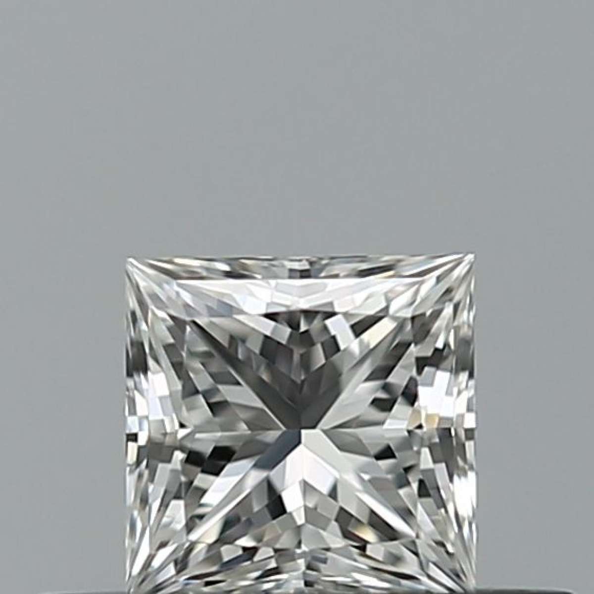 Certified Diamond GIA Carats 0.33 Color G Clarity VVS1  -  EX  VG Fluorescence NON Brown No Milky No EyeClean 100%