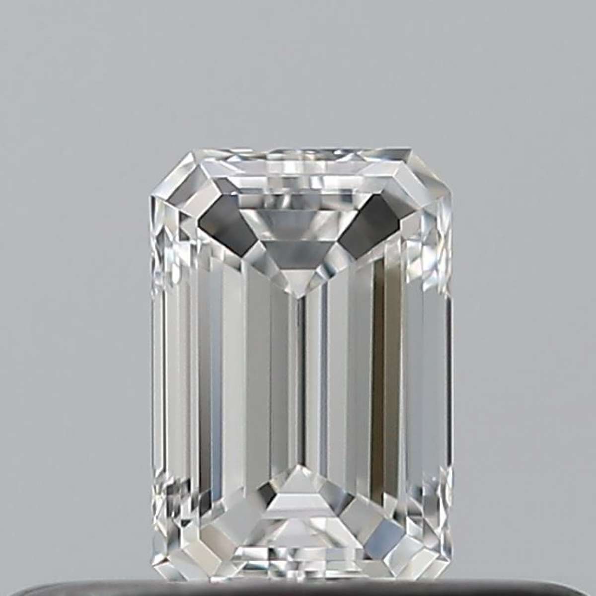 Certified Diamond GIA Carats 0.23 Color F Clarity VVS1 - EX VG Fluorescence NON Brown No Milky No EyeClean 100% Certified Diamond GIA Carats 0.23 Color F Clarity VVS1 - EX VG Fluorescence NON Brown No Milky No EyeClean 100%