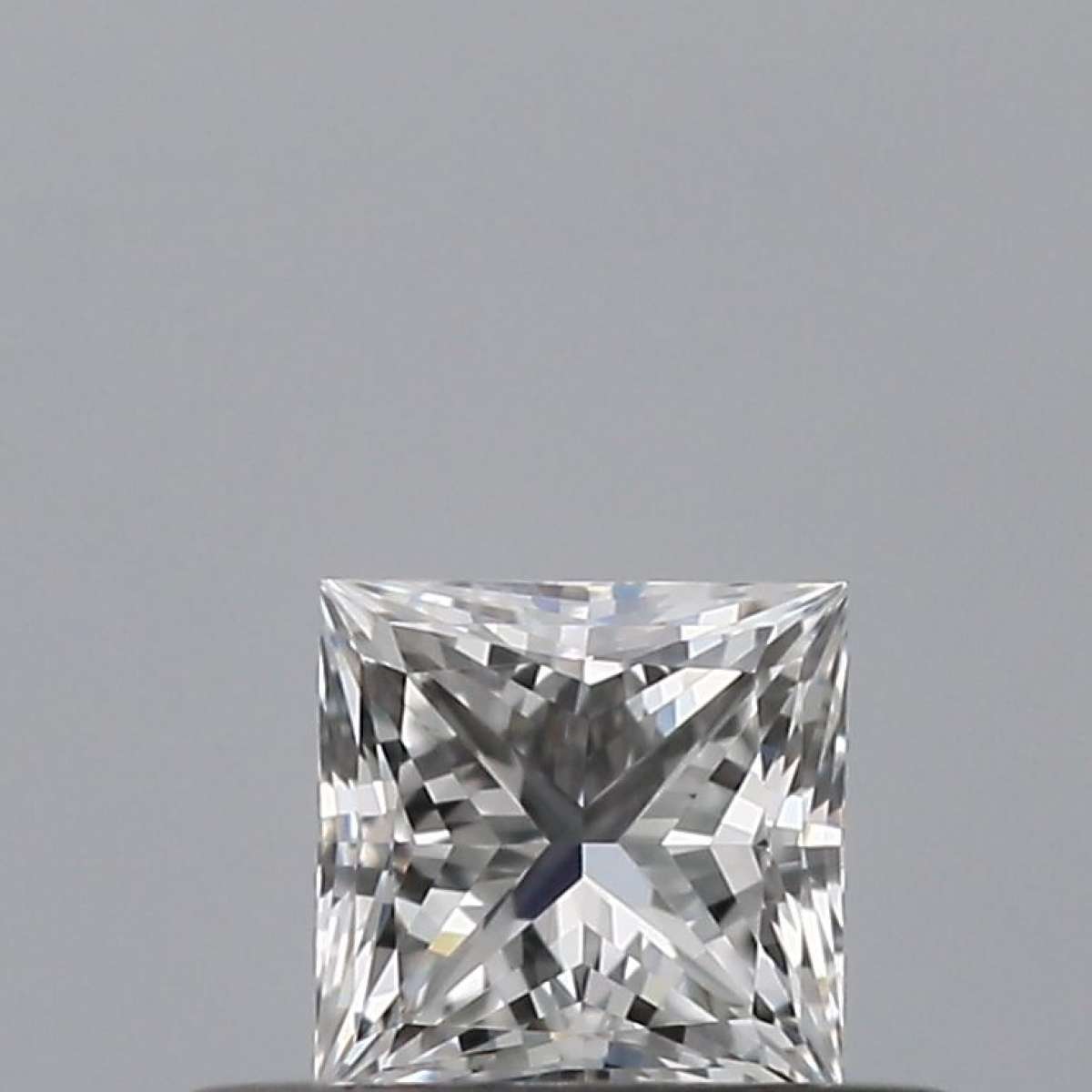 Certified Diamond GIA Carats 0.3 Color E Clarity VVS1  -  VG  VG Fluorescence NON Brown No Green No Milky No EyeClean 100%