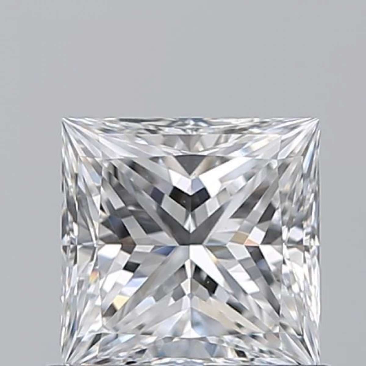 Diamante Certificato GIA Carati 0.7 Colore D Purezza VS2  -  VG  EX Fluorescenza NON Brown No Green No Milky No EyeClean 100%