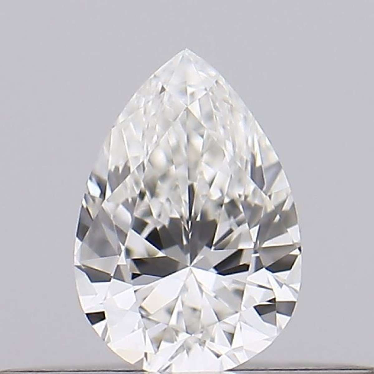 Diamante Certificato GIA Carati 0.15 Colore G Purezza VVS2  -  EX  VG Fluorescenza NON Brown No Green No Milky No EyeClean 100%