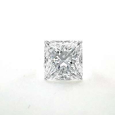 Diamante Certificato GIA Carati 0.77 Colore D Purezza VS1  -  EX  EX Fluorescenza NON Brown No Green No Milky No EyeClean 100%
