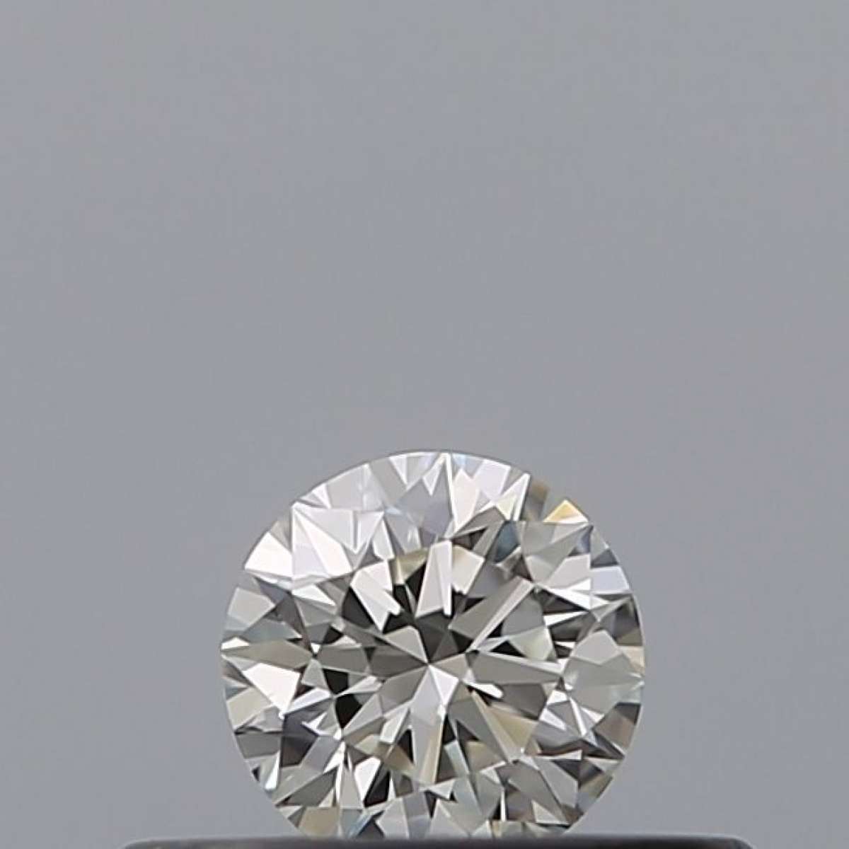 Certified Diamond IGI Carats 0.2 Color G Clarity VVS1  EX  EX  EX Fluorescence NON Brown No Milky No EyeClean 100%