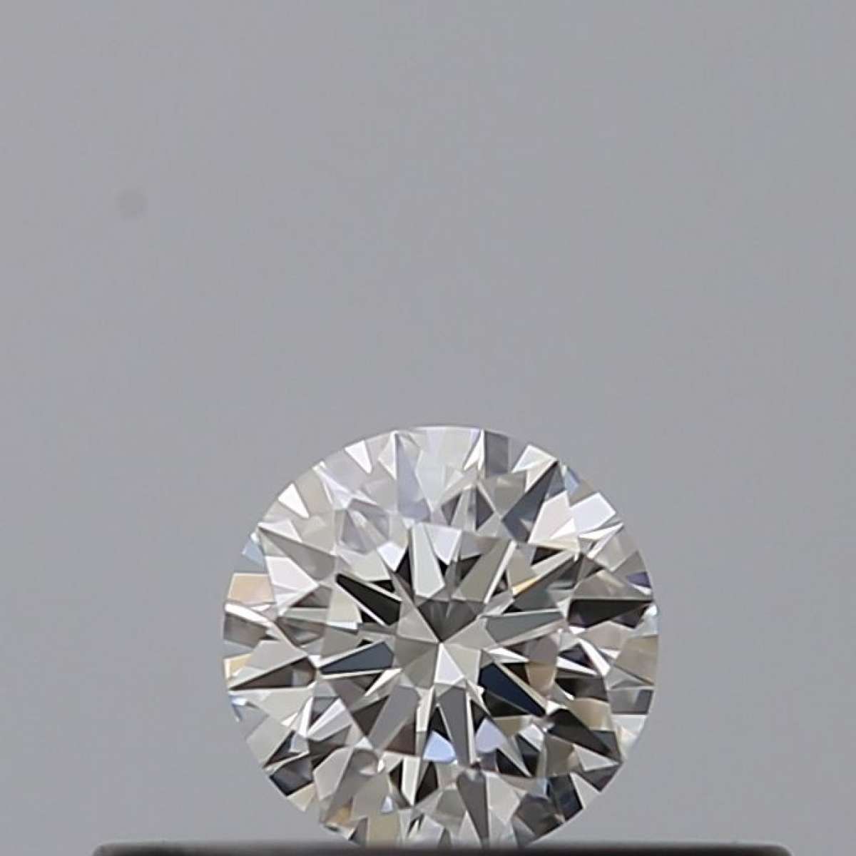 Diamante Certificato GIA Carati 0.19 Colore G Purezza VVS2 EX EX EX Fluorescenza FNT Brown No Milky No EyeClean 100% Diamante Certificato GIA Carati 0.19 Colore G Purezza VVS2 EX EX EX Fluorescenza FNT Brown No Milky No EyeClean 100%