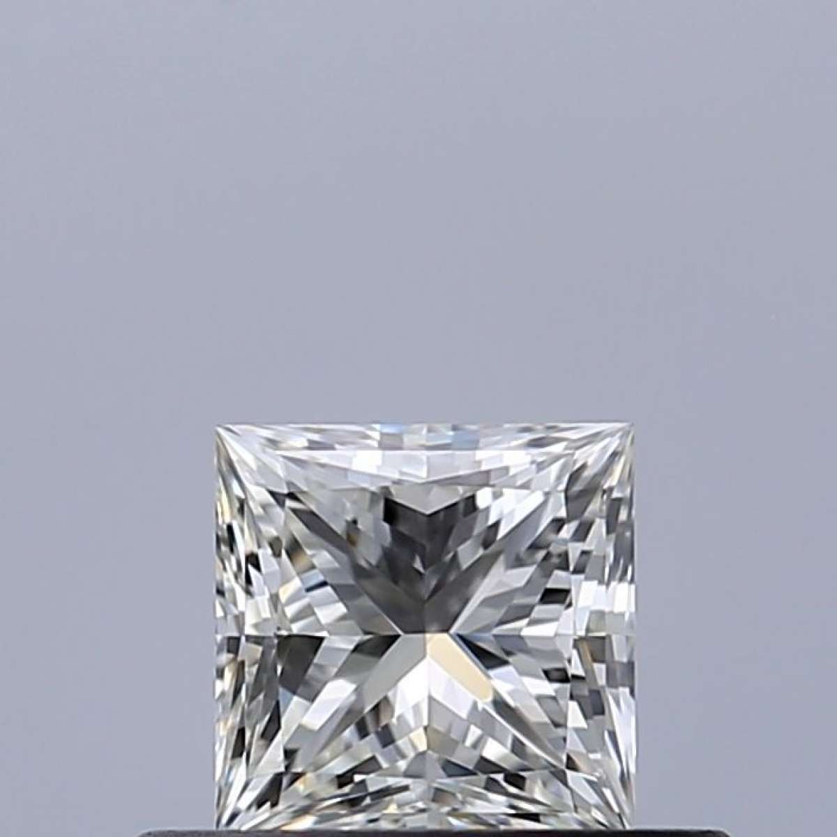 Certified Diamond IGI Carats 0.4 Color G Clarity VVS1  -  EX  EX Fluorescence NON Brown No Milky No EyeClean 100%