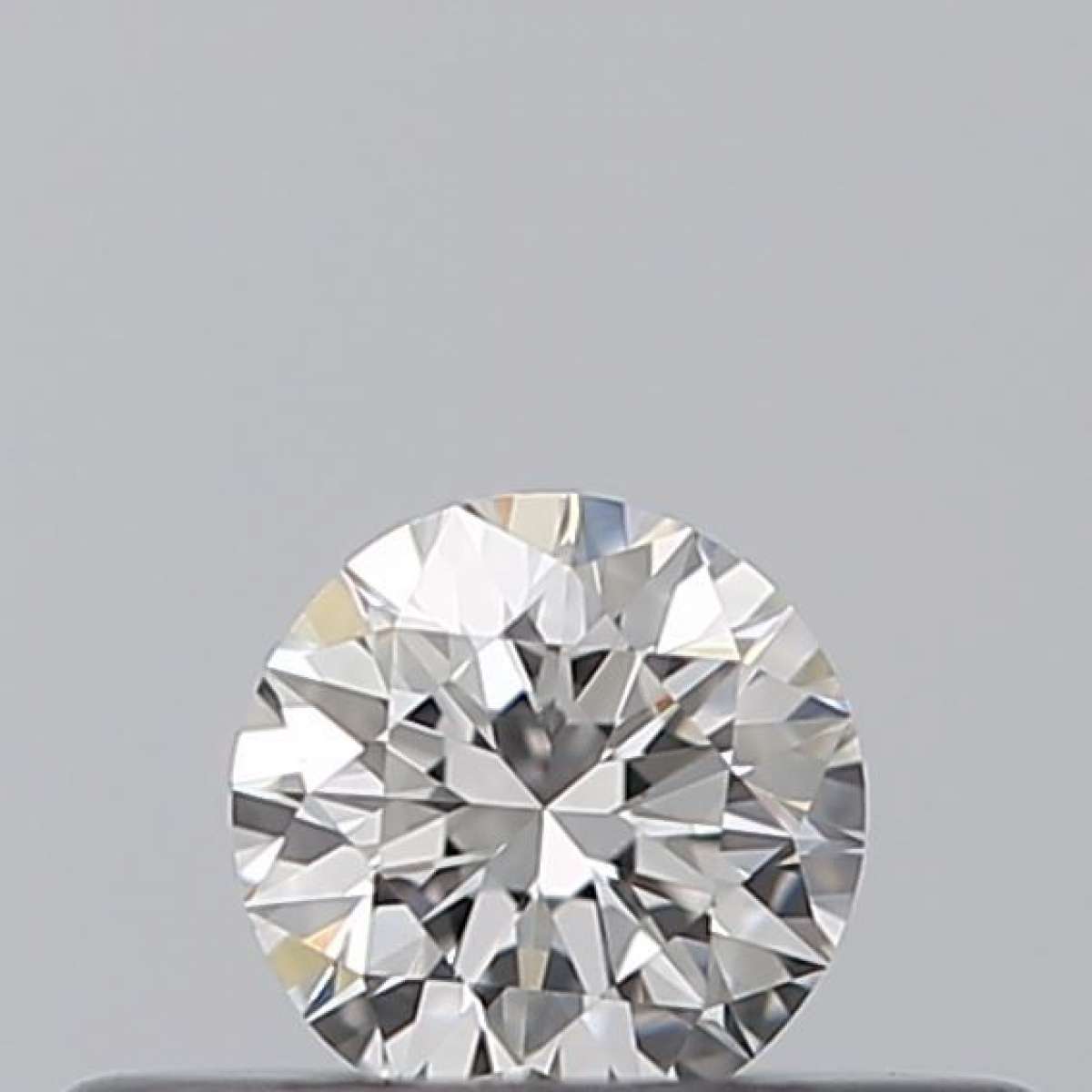 Diamante Certificato IGI Carati 0.18 Colore D Purezza VVS1 EX EX EX Fluorescenza NON Brown No Green No Milky No EyeClean 100% Diamante Certificato IGI Carati 0.18 Colore D Purezza VVS1 EX EX EX Fluorescenza NON Brown No Green No Milky No EyeClean 100%