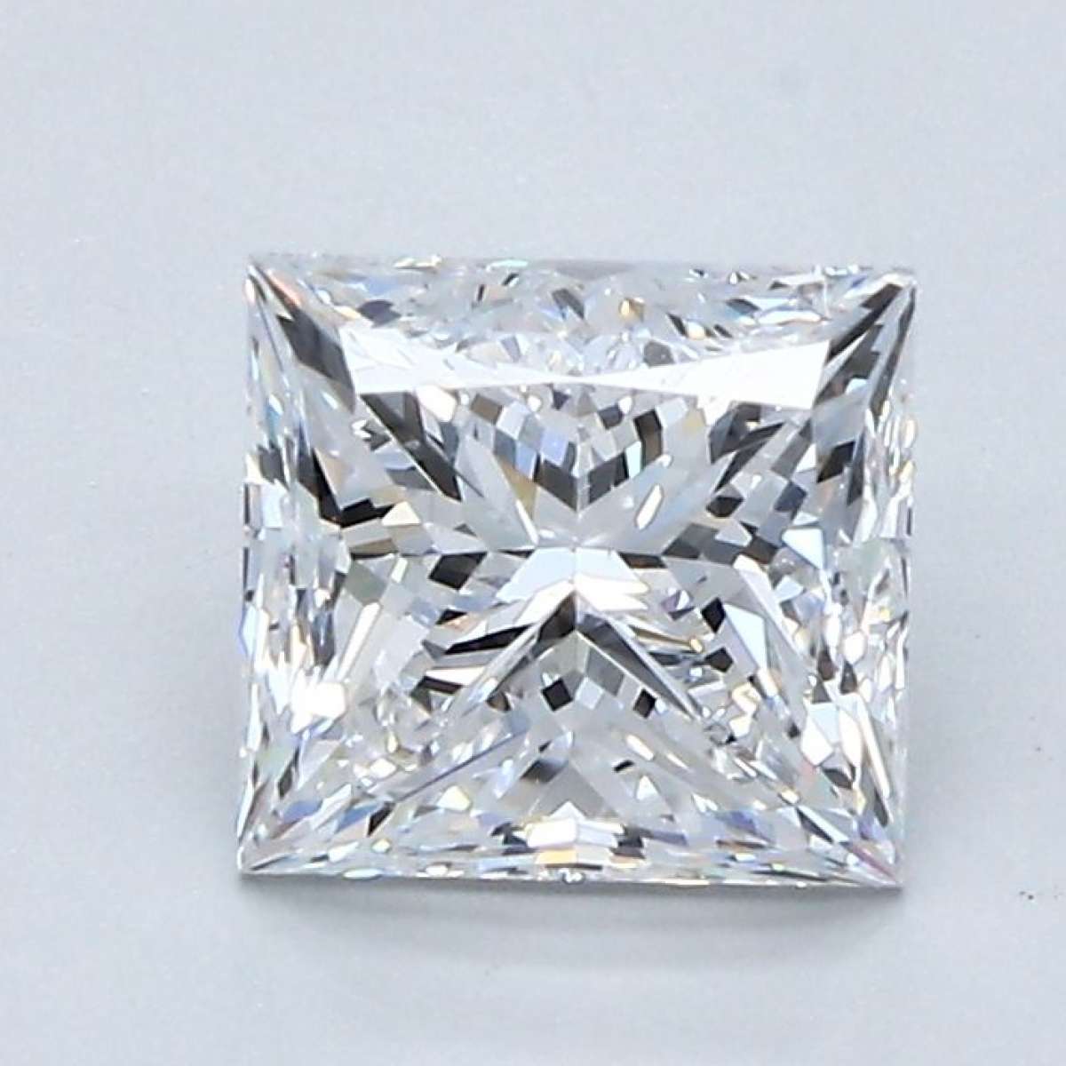 Certified Diamond GIA Carats 1.5 Color D Clarity VS1  -  EX  VG Fluorescence NON Brown No Green No Milky No EyeClean 100%