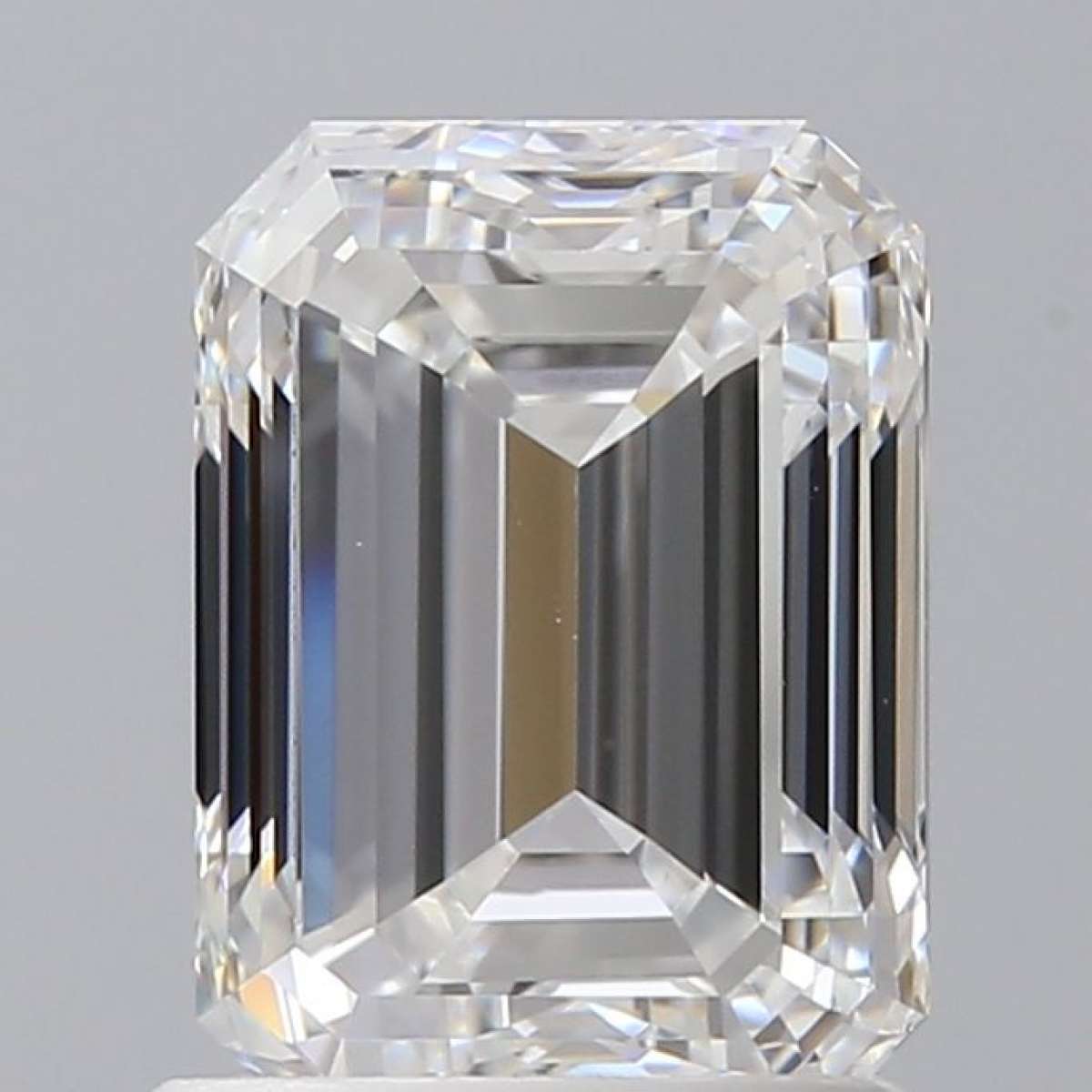 Certified Diamond GIA Carats 1.5 Color E Clarity VS1  -  EX  VG Fluorescence NON Brown No Green No Milky No EyeClean 100%