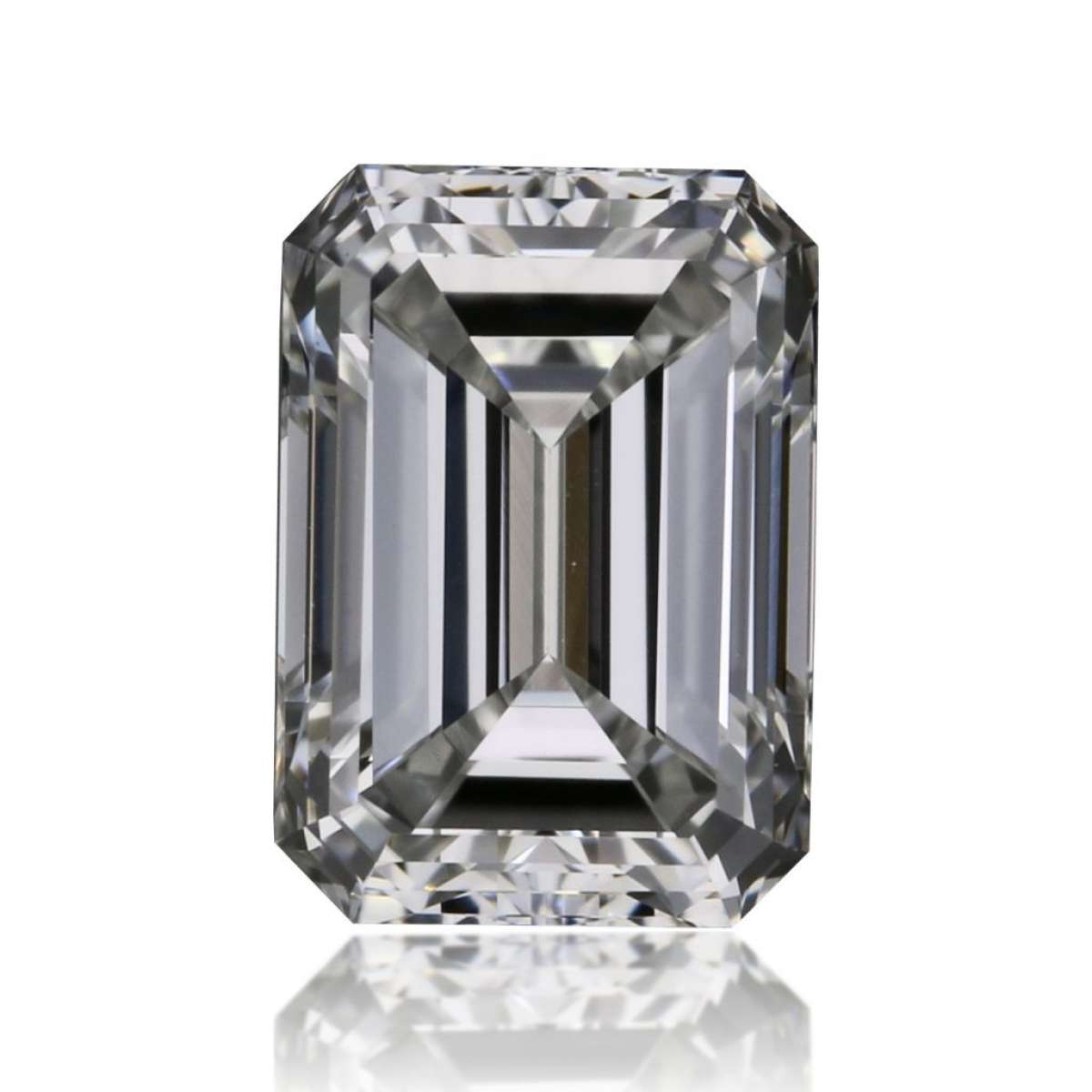 Certified Diamond GIA Carats 0.38 Color F Clarity VVS2 - VG VG Fluorescence NON Brown No Green No Milky No EyeClean 100% Certified Diamond GIA Carats 0.38 Color F Clarity VVS2 - VG VG Fluorescence NON Brown No Green No Milky No EyeClean 100%