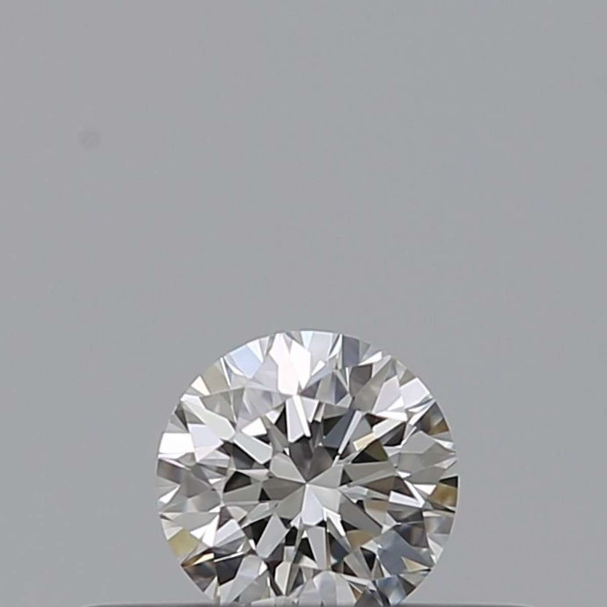 Certified Diamond IGI Carats 0.18 Color F Clarity VVS1  EX  EX  EX Fluorescence NON Brown No Milky No EyeClean 100%