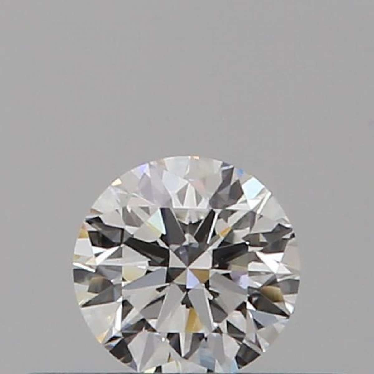 Diamante Certificato GIA Carati 0.19 Colore F Purezza VS1  EX  VG  EX Fluorescenza NON Brown No Green No Milky No EyeClean 100%