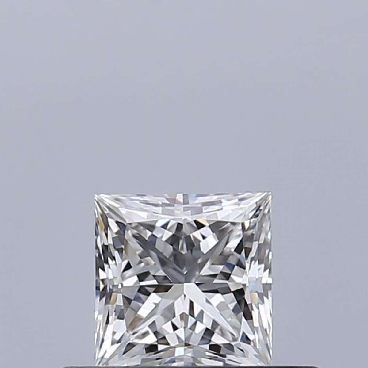Diamante Certificato GIA Carati 0.37 Colore F Purezza VVS2  -  VG  VG Fluorescenza NON Brown No Milky No EyeClean 100%