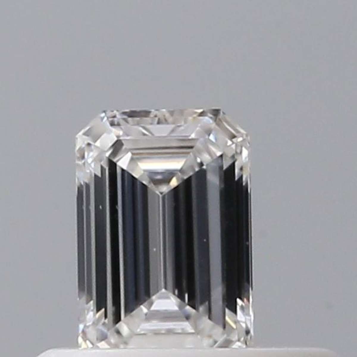 Certified Diamond GIA Carats 0.3 Color E Clarity VS1 - VG VG Fluorescence NON Brown No Green No Milky No EyeClean 100% Certified Diamond GIA Carats 0.3 Color E Clarity VS1 - VG VG Fluorescence NON Brown No Green No Milky No EyeClean 100%