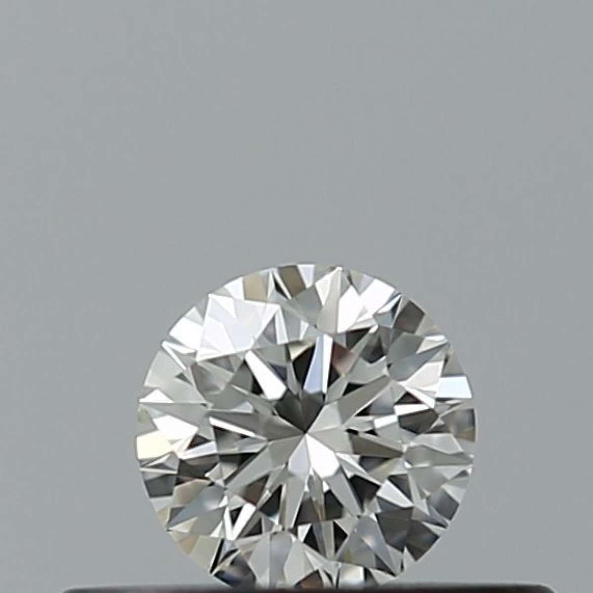 Certified Diamond IGI Carats 0.19 Color F Clarity VVS1  EX  EX  EX Fluorescence NON Brown No Milky No EyeClean 100%