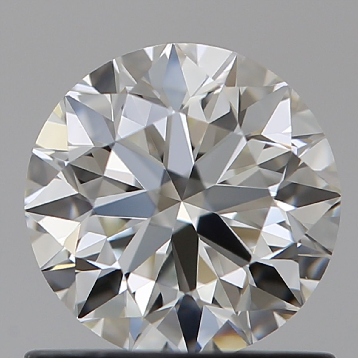 Certified Diamond IGI Carats 0.9 Color G Clarity VVS2 EX EX EX Fluorescence NON Brown No Milky No EyeClean 100% Certified Diamond IGI Carats 0.9 Color G Clarity VVS2 EX EX EX Fluorescence NON Brown No Milky No EyeClean 100%